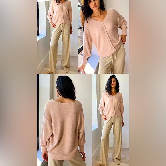 ARITZIA Wilfred Free Relaxed V-Neck - Picture 3 of 3